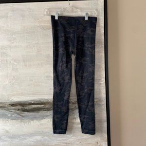 Spanx Camo Leggings, size Medium